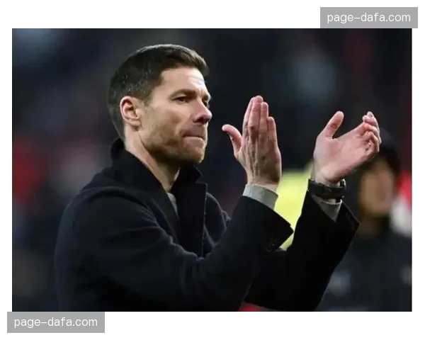 多家媒体报道，曼联已接触阿隆索，但被其团队婉拒