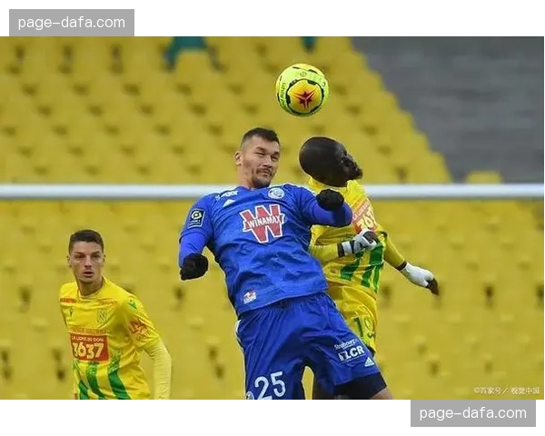 半场数据:布雷斯特vs斯特拉斯堡,主队射正次数5比0领先 半场数据:布雷斯特vs斯特拉斯堡,主队射正次数5比0领先